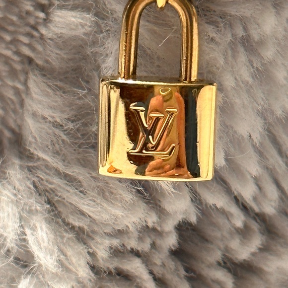 Like new authentic Louis Vuitton Bracelet. Comes with dust bag and box. - Picture 3 of 8